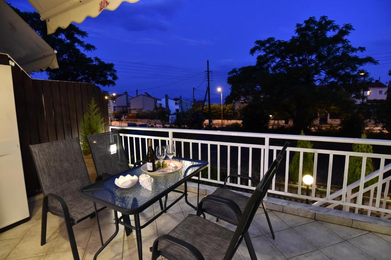 Holiday Blue Apartment ปาเลออน ซิฟลิคิออน ภายนอก รูปภาพ